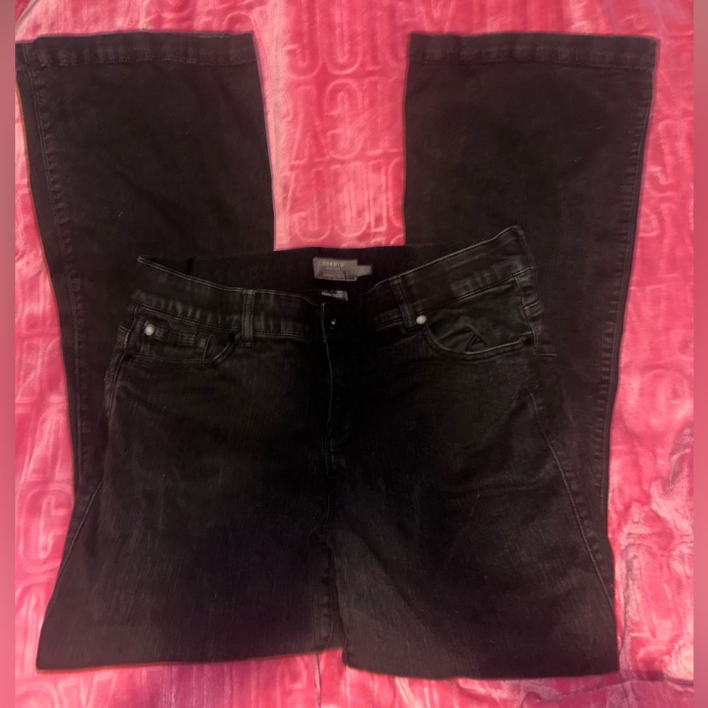 Torrid Black Bombshell Flare Jeans (16R)
